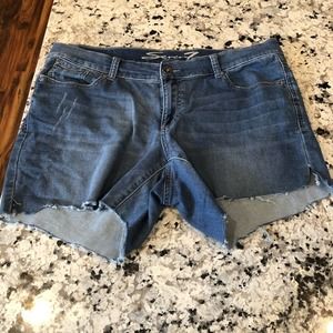 Seven7 cutoff jean shorts DIY skinny easy fit 16